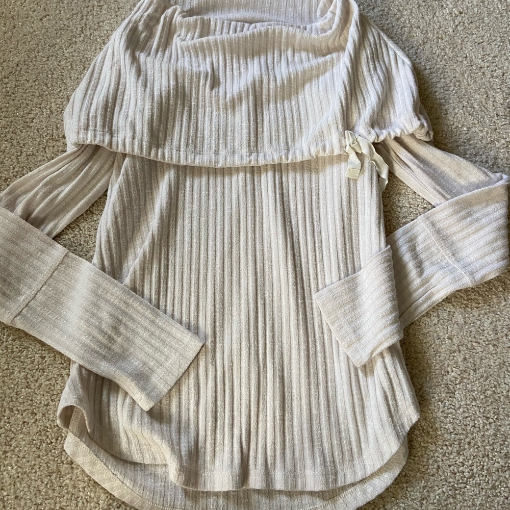 Evy’s tree Emily cowl neck top xs